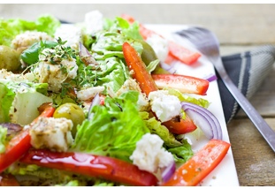 Греческий салат с нори